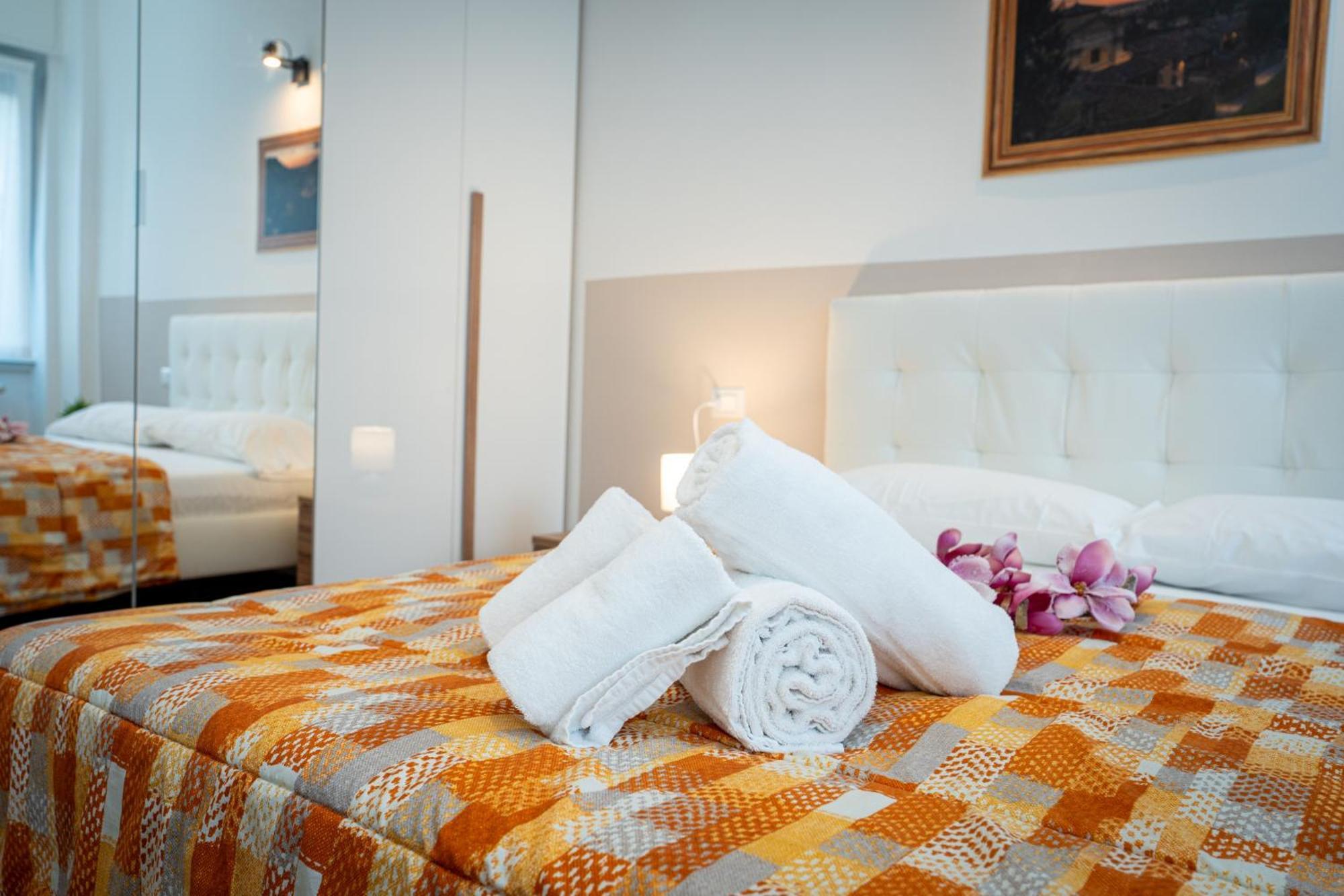 Apartments Vistallihouse Bergamo Bagian luar foto