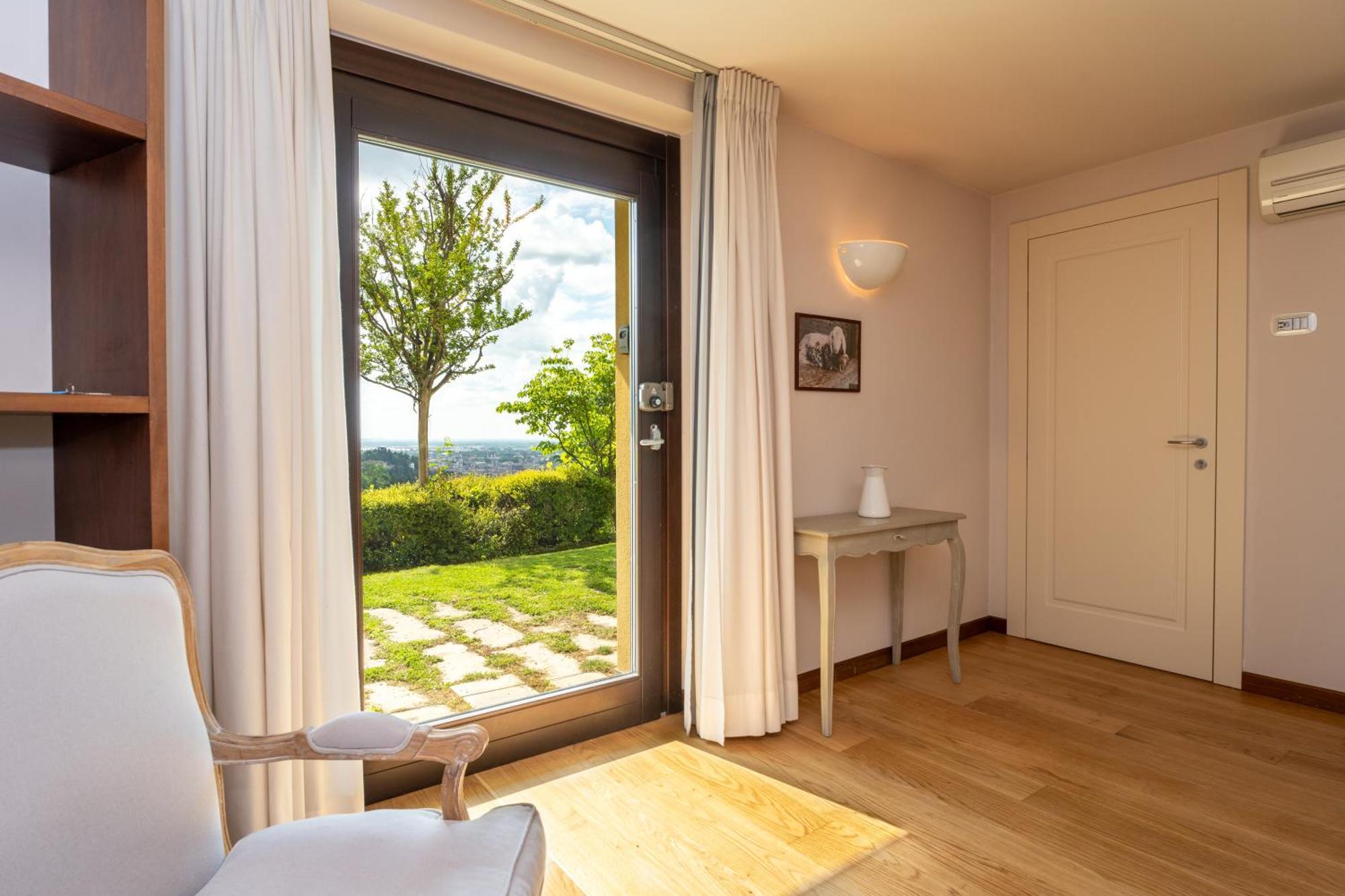 Apartments Vistallihouse Bergamo Bagian luar foto
