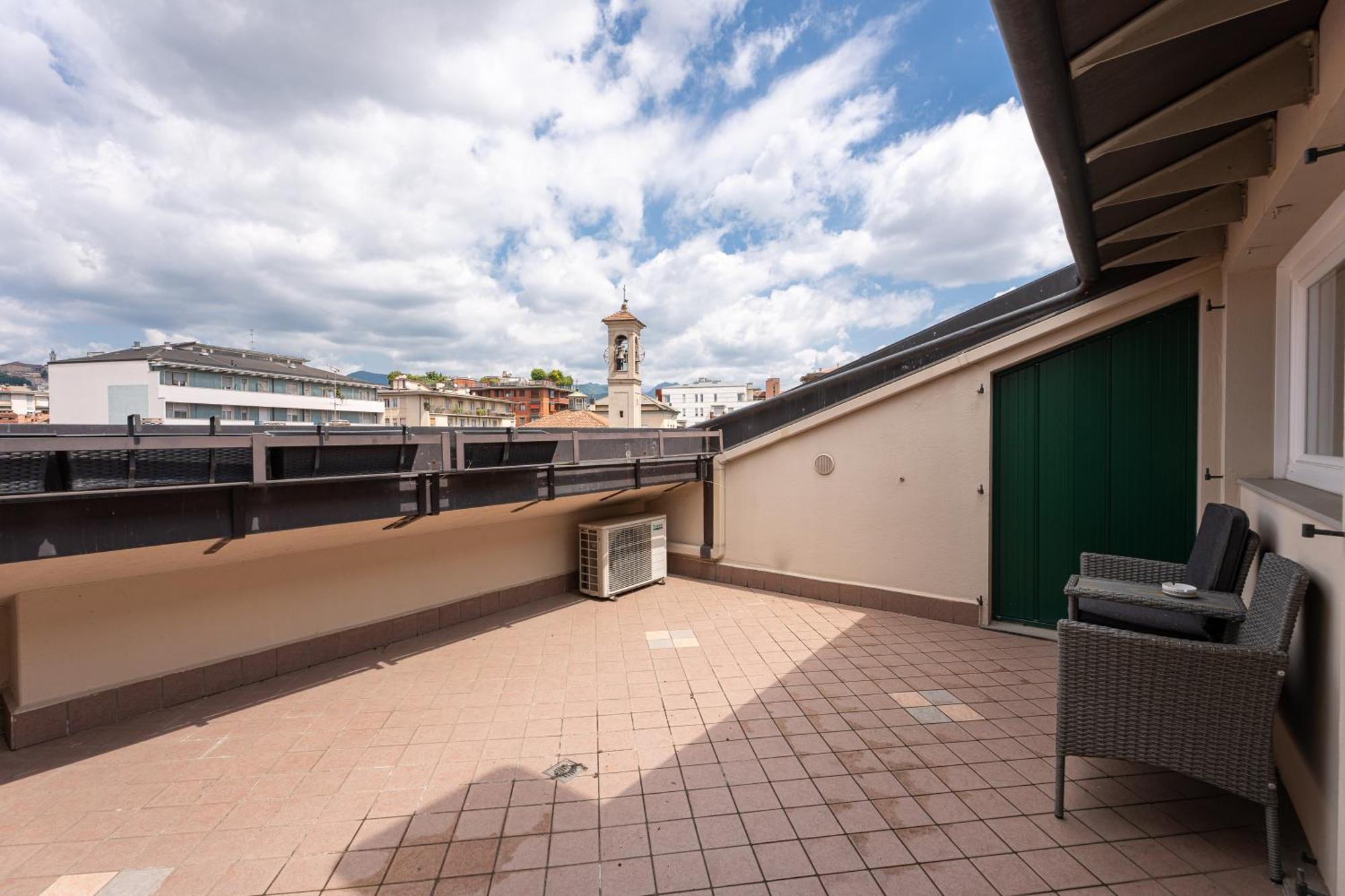 Apartments Vistallihouse Bergamo Bagian luar foto